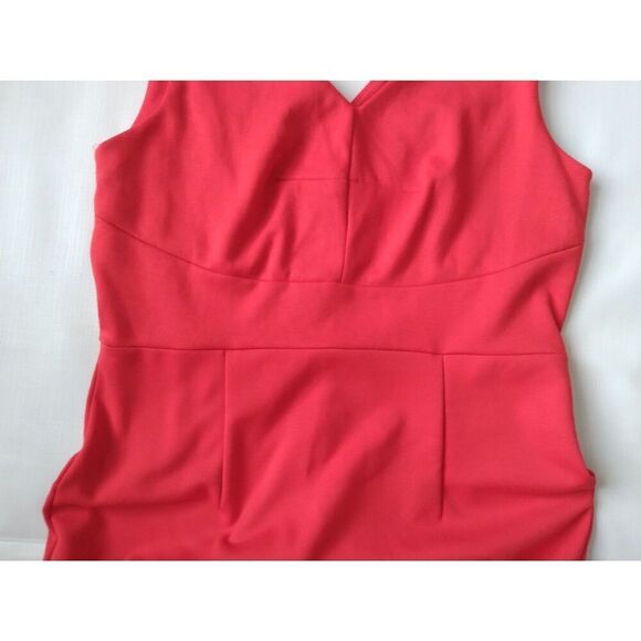 Premise Bright Red Sleeveless V-Neck Above Knee Length Sheath Dress Women's 8 - Picture 9 of 12